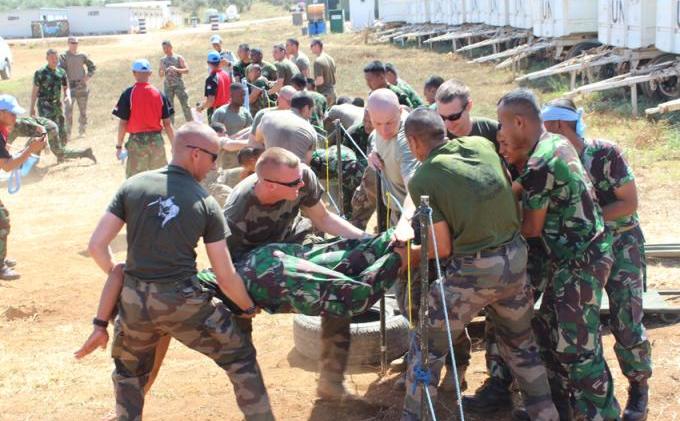 Seru, Aksi Permainan Militer Prajurit TNI Versus FCR di Lebanon - IMG_3976.JPG