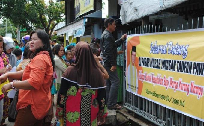 Calon Wali Kota Parepare Gelar Pasar Murah di 22 Kelurahan - Pasar_murah.JPG