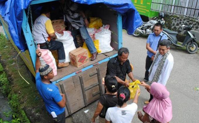 Calon Wali Kota Parepare Gelar Pasar Murah di 22 Kelurahan - pasar_murah_2.JPG