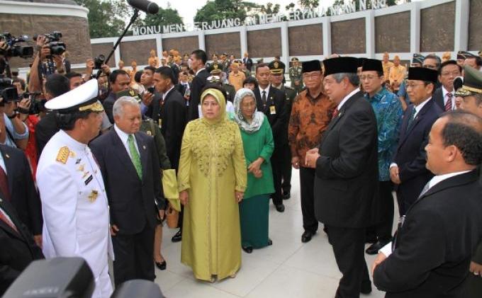 SBY Resmikan Monumen Perjuangan di Mabes TNI Cilangkap - 61.jpg