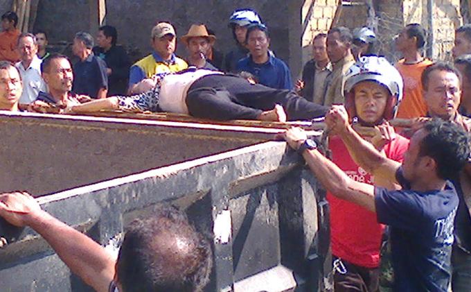 Foto-foto Bus Giri Indah Masuk Jurang di Cisarua - bus_giri_indah4.jpg