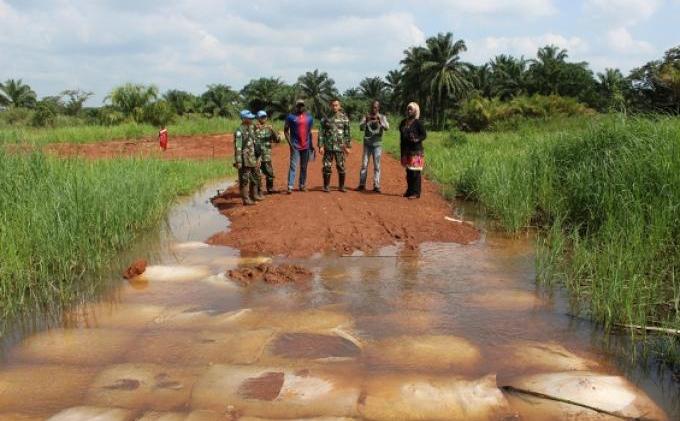 Perjuangan Keras Personel TNI Capai Lokasi Desa Moke  - IMG_2112.JPG