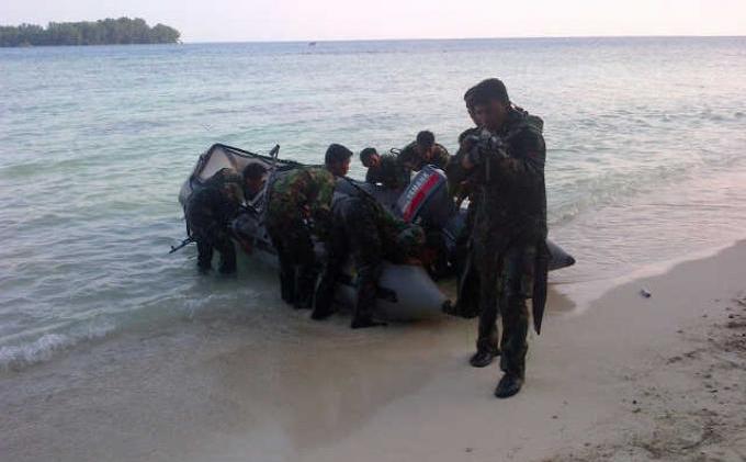 Mengintip Prajurit Kostrad Saat Latihan di Kepulauan Seribu - serbuan_pantai_19-9-13_(1).jpg