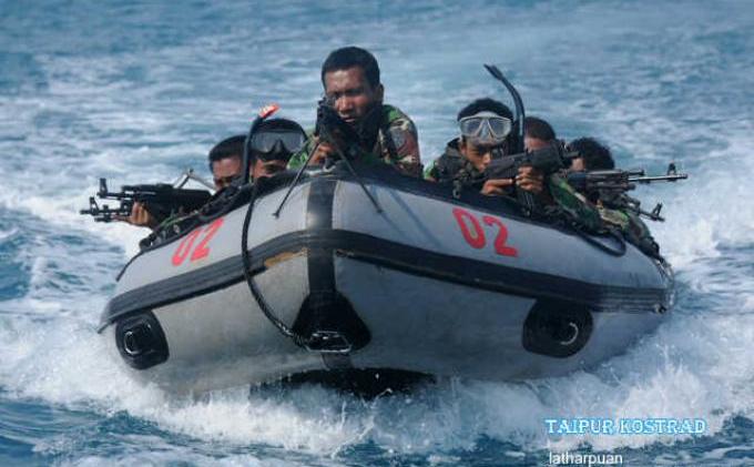 Mengintip Prajurit Kostrad Saat Latihan di Kepulauan Seribu - serbuan_pantai_19-9-13_(4).jpg