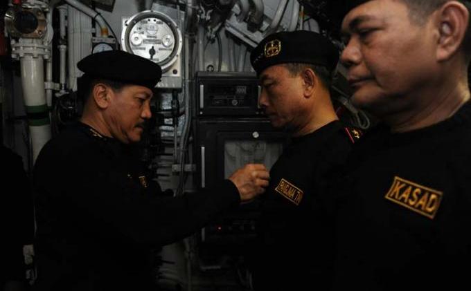 Ini Alasan Panglima TNI Dapat Brevet Kehormatan Hiu Kencana - 51.jpg