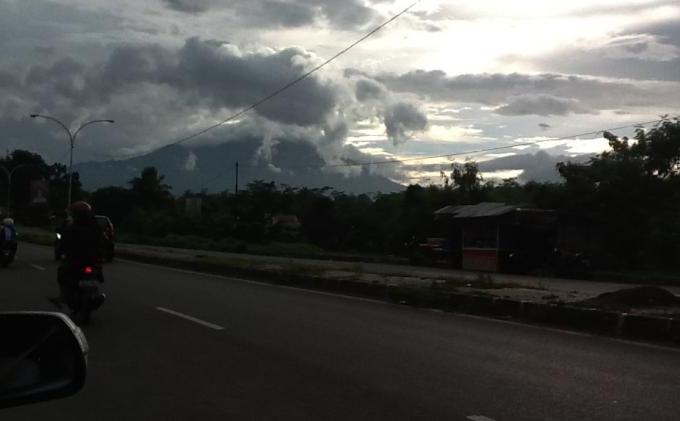 Heboh Awan Menyerupai Dinosaurus Tyrex - awan1.jpg