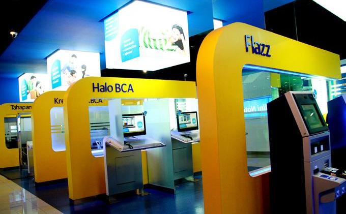 Inovasi BCA Demi Kepuasan Konsumen Layanan myBCA Mudahkan Nasabah Super Sibuk - Gerai_digital_MyBCA_di_pusat_perbelanjaan_Mal_Gandaria_City,_Jakarta._.jpg