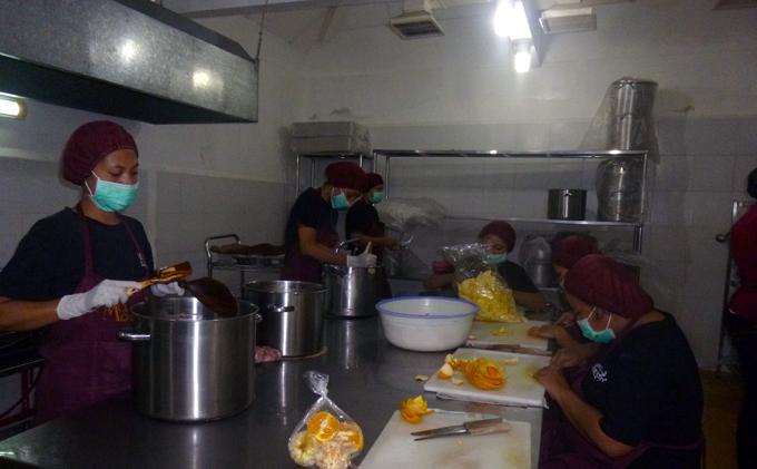 300 Kg Cokelat Monggo Diproduksi Setiap Hari - kulit_jeruk.jpg