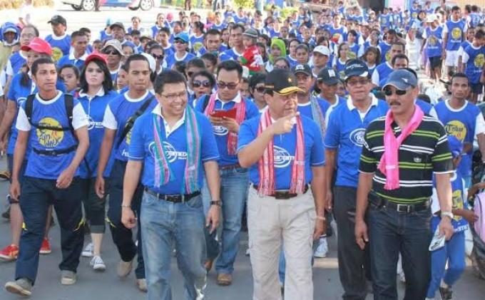 BERITA FOTO: 6.000 Peserta Tribun Fun Walk Birukan Kupang - 20140427_Tribun_Fun_Walk_Kupang.jpg