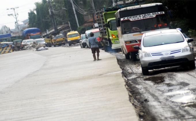 Berita Foto: Macet Menyertai Perbaikan Jalur Mudik Menuju Merak - PERBAIKAN_JALUR_MUDIK_1.jpg