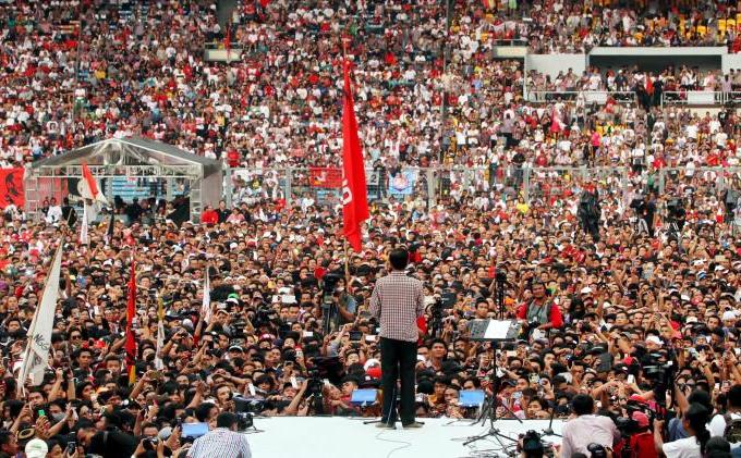 Foto-foto Lautan Manusia pada Konser Salam 2 Jari untuk Jokowi-JK - 20140705JEP06_Jokowi_Menghadiri_Konser_Salam_2_Jari.jpg