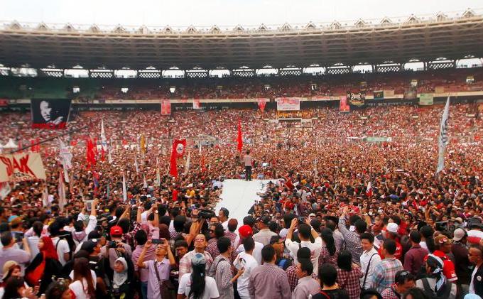 Foto-foto Lautan Manusia pada Konser Salam 2 Jari untuk Jokowi-JK - 20140705JEP08_Jokowi_Menghadiri_Konser_Salam_2_Jari_.jpg