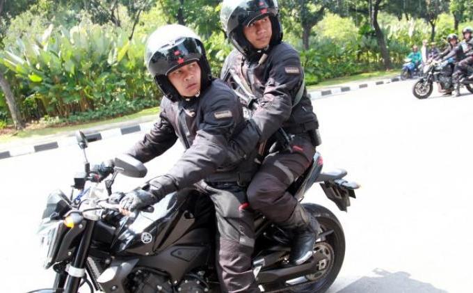 Ini Spesifikasi Motor Yamaha FZ1 Pengawal Jokowi - 20140827_184901_pengawal-jokowi-pakai-yamaha-fz1-1000-cc.jpg
