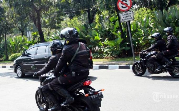 Ini Spesifikasi Motor Yamaha FZ1 Pengawal Jokowi - 20140827_190348_pengawal-jokowi-pakai-yamaha-fz1-1000-cc---22221.jpg