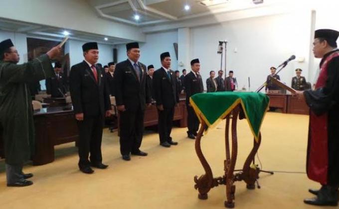 Tunjangan Perumahan Pimpinan DPRD Kudus Naik dari Rp 5,5 Juta Menjadi Rp 10 Juta - ketua-dprd-kudus-dilantik.jpg