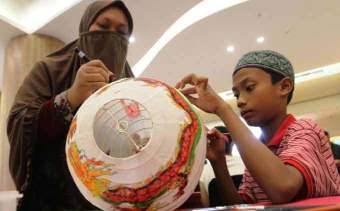 Berita Foto Lomba Melukis Lampion Menyambut Imlek di Palembang - Lampion_1.jpg