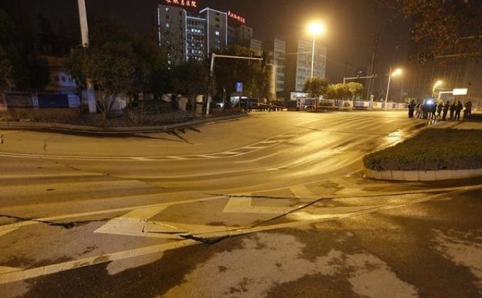 Jalan di China Tenggelam - Jalan_amblas_3.jpg