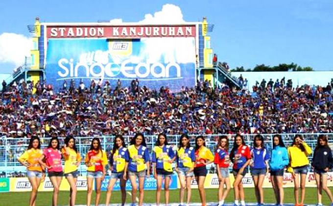 Berita Foto Model Cantik Ber-Hotpants di Acara Launching Arema Cronus - launching-1.jpg
