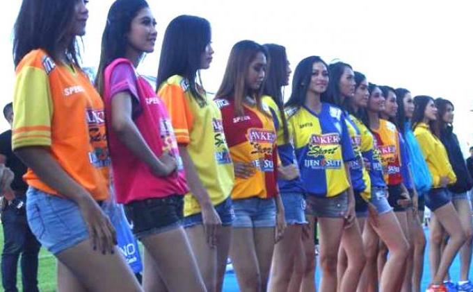 Berita Foto Model Cantik Ber-Hotpants di Acara Launching Arema Cronus - launching-3.jpg