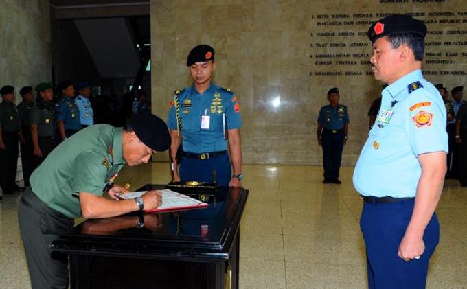 Marsekal Madya TNI Dede Rusamsi Jabat Kasum TNI - Marsekal_Madya_TNI_Dede_Rusamsi_Jabat_Kasum_TNI41.jpg