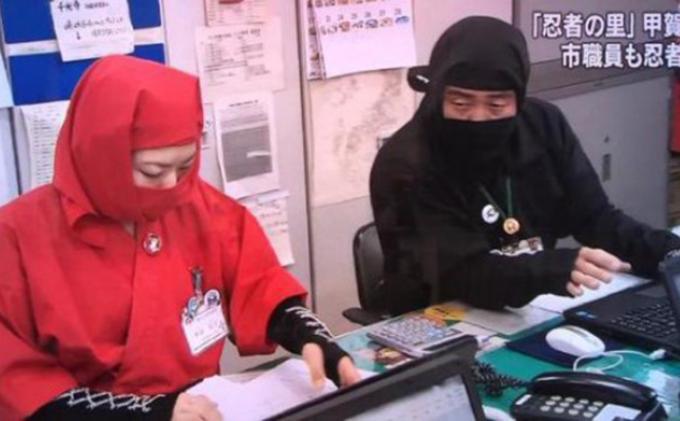 Warga Koga dan Iga Kenakan Kostum Ninja Kala Bekerja - ninja_1.jpg