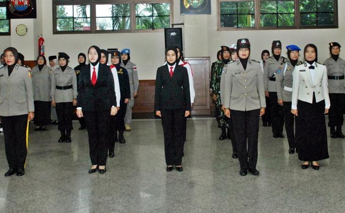 FOTO: Contoh Jilbab Polwan yang Diperbolehkan - Polwan_Jilbab-02.jpg