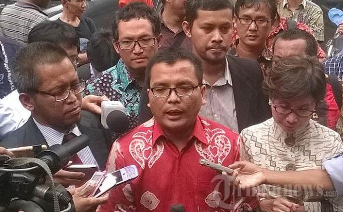 Denny Indrayana Penuhi Panggilan Bareskrim Mabes Polri - denny-indrayana-penuhi-panggilan-bareskrim-mabes-polri_20150327_142338.jpg