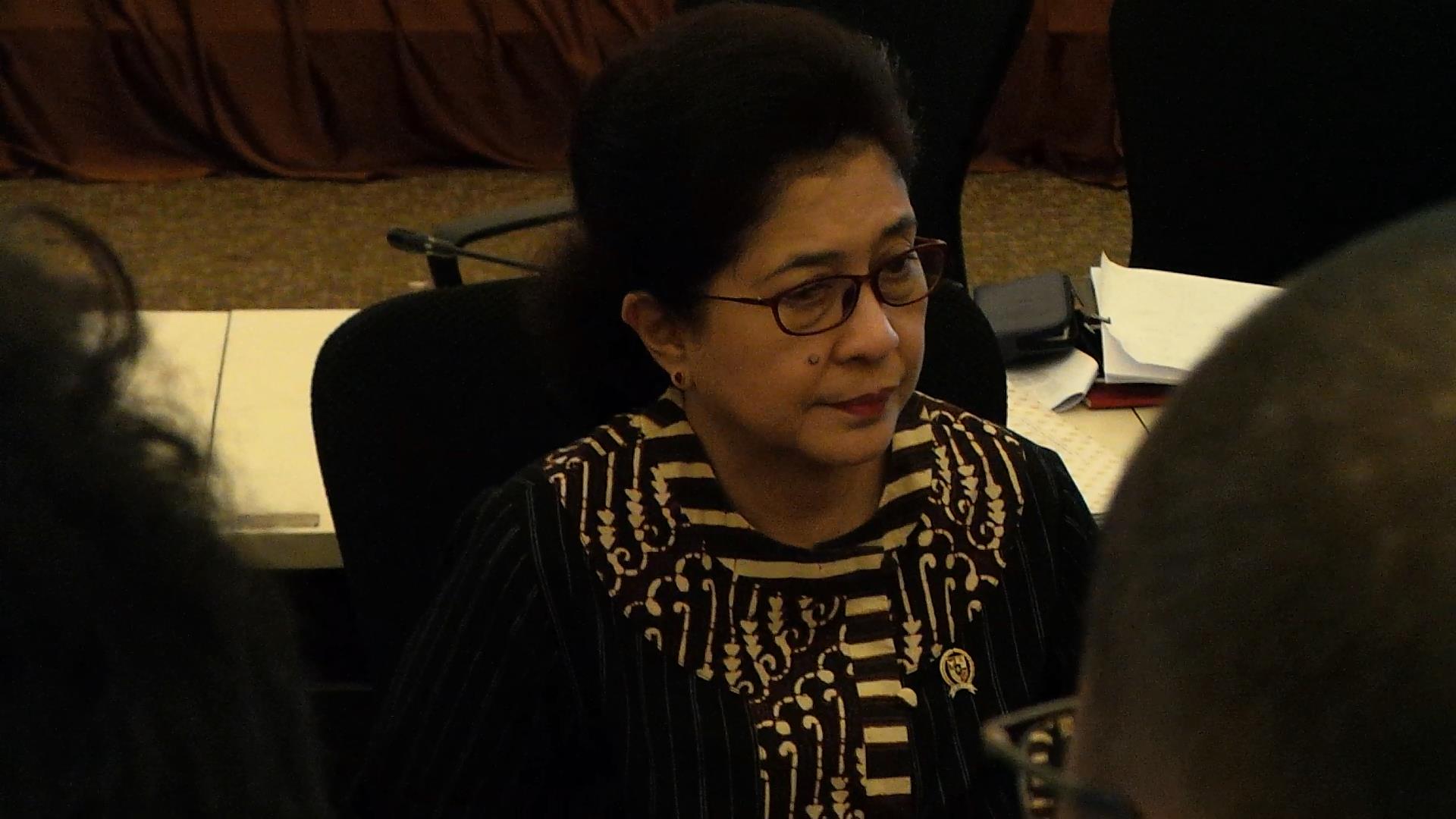 Menteri Kesehatan RI periode 2014-2019, Nila Djuwita Moeloek. 