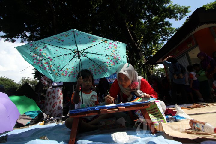 10 Ribu Anak Pascola Warnai Kaligrafi Asmaul Husna