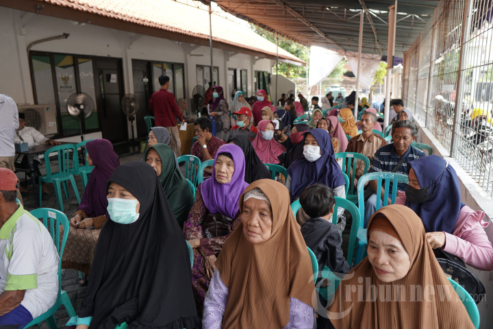 Pembagian 10.000 Paket Sembako di 9 Kota di Indonesia