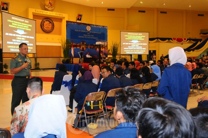 1500 Mahasiswa Unair ikuti Kuliah Umum Panglima TNI