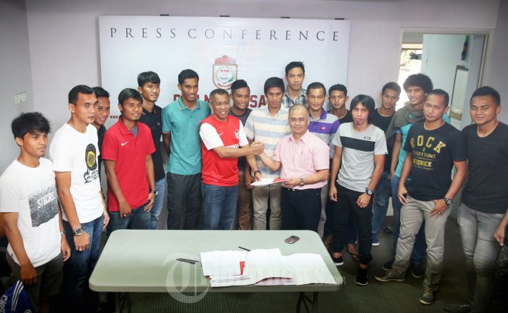 19 Pemain PSM Tandatangani Kontrak