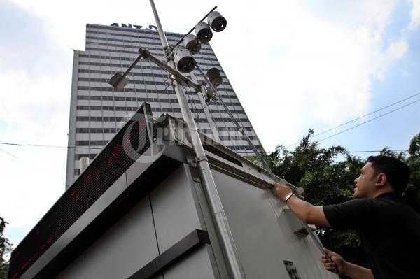 Ambil Contoh Kualitas Udara Jakarta