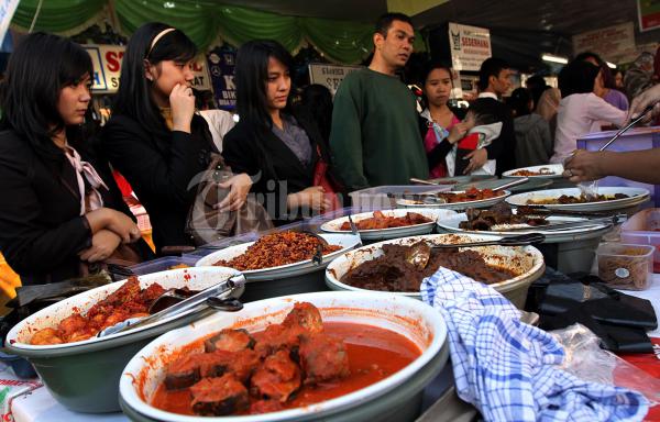 Berburu Makanan Berbuka Puasa