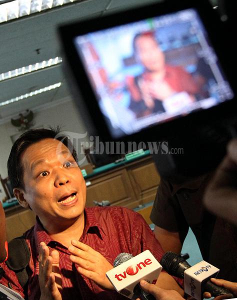 Robertus Santonius Usai Jalani Sidang Tuntutan