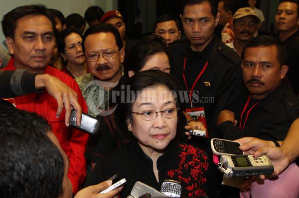 Megawati Jawab Pertanyaan Wartawan