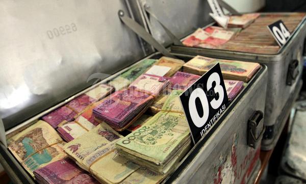 24 Miliar Uang Palsu