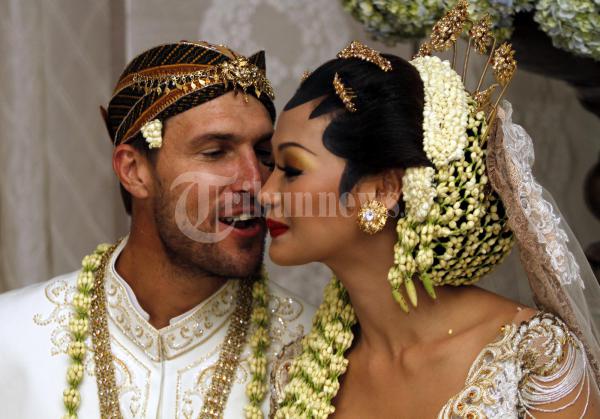 Ciuman Pengantin