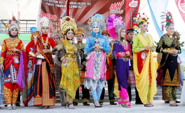 Finalis Fashion Model Couple di Aceh 2011