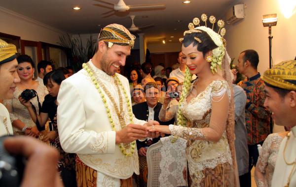 Pasagkan Cincin Kawin