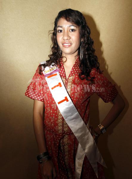 Julia Stevanny Tahri PUTRI NTT 2011