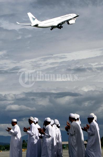 Jamaah Haji Terbang Bersama Garuda Air Bus A300
