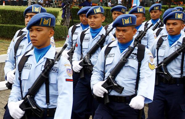 Barisan Pasukan TNI AU dalam HUT TNI Ke 66