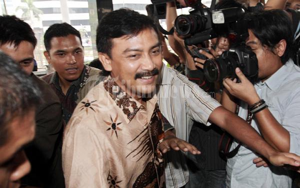 Menpora Diperiksa Penyidik KPK