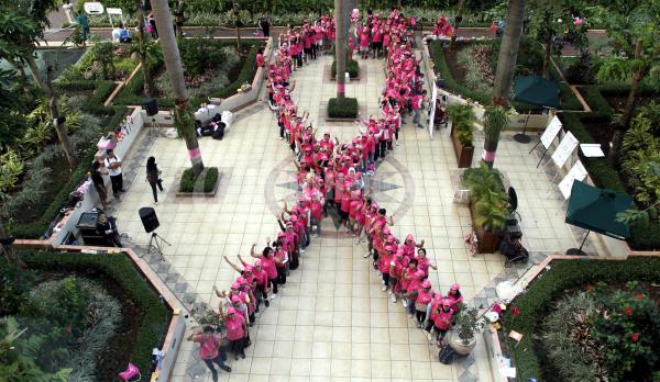 Pita Pink Bulan Kesadaran Kanker Payudara
