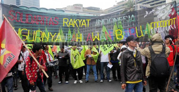 Aksi Simpati Buruh Freeport di Jakarta