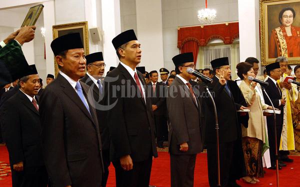 Presidrn SBY Menteri Baru Dilantik Di Istana Negara