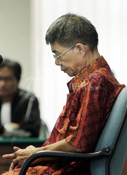 Cirus Sinaga Dengarkan Putusan Hakim Tipikor