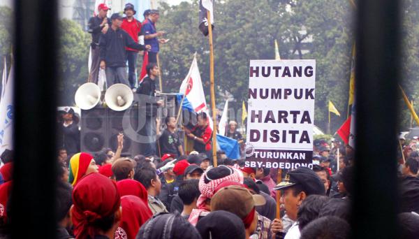Massa KPJS Tuntut Pengesahan UU BPJS