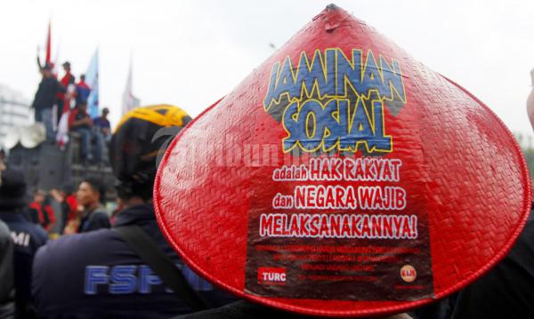 Unjuk Rasa UU Jaminan Sosial di DPR RI